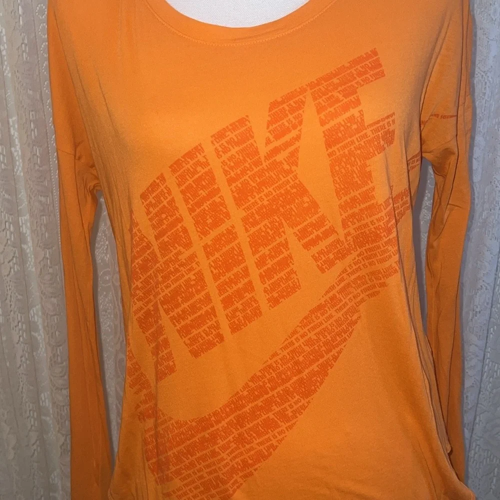 NIKE Shirt